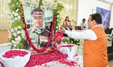 CM भजनलाल ने उद्योग एवं वाणिज्य मंत्री कर्नल राज्यवर्धन सिंह राठौड़ के पिता स्व. कर्नल लक्ष्मण सिंह राठौड़ की श्रद्धांजलि सभा में श्रद्धासुमन अर्पित किए