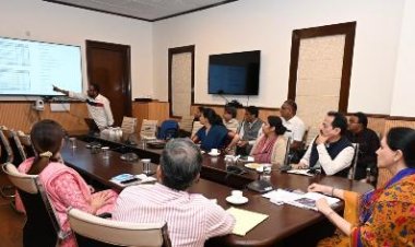 उपमुख्यमंत्री दिया कुमारी के समक्ष पर्यटक मोबाइल ऐप तैयार करने और विरासत म्यूजियम बनाने के लिए दिया गया प्रस्तुतिकरण