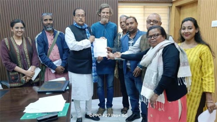 वित्त मंत्री राधाकृष्ण किशोर से मिले प्रो ज्यां द्रेज, आने वाले बजट को लेकर चर्चा की