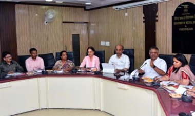 चिकित्सा मंत्री ने विभागीय योजनाओं एवं गतिविधियों की समीक्षा की