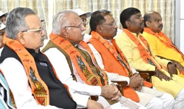 मुख्यमंत्री विष्णु देव साय ने बालिकाओं के साथ सुनी 'मन की बात' की 120वीं कड़ी