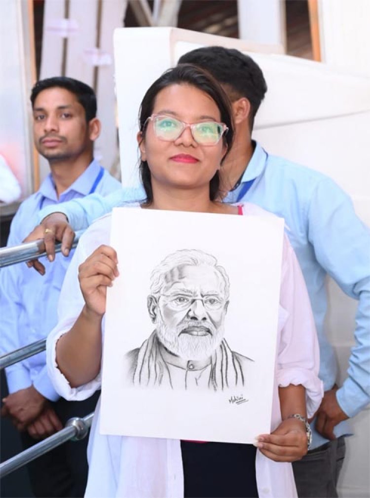 प्रधानमंत्री नरेंद्र मोदी को देखने और सुनने पहुंचे युवा, बस्तर ओलंपिक के विजयी प्रतिभागी और लखपति दीदियां