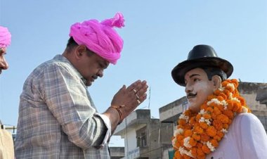वन राज्यमंत्री ने वैशाखी के पावन पर्व पर शहीद भगत सिंह की प्रतिमा पर माल्यार्पण कर किया नमन
