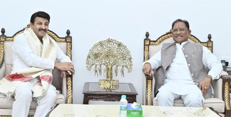मुख्यमंत्री विष्णु देव साय से सांसद मनोज तिवारी ने की सौजन्य भेंट
