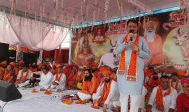उप मुख्यमंत्री डॉ. प्रेमचंद बैरवा सीकर जिले के गाड़ोदा आए- गुलाब जती महाराज की बरसोदी महोत्सव कार्यक्रम में हुए शामिल, संतों का लिया आशीर्वाद