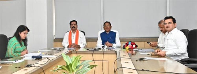 CM साय ने आत्मसमर्पित नक्सलियों और नक्सल हिंसा से पीड़ितों को जारी की प्रधानमंत्री आवास योजना की पहली किस्त