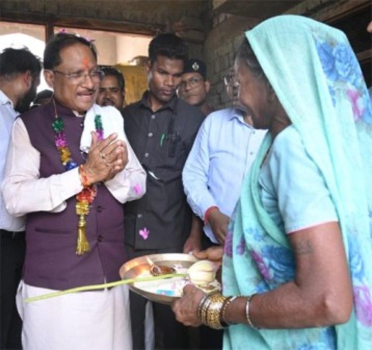 मुख्यमंत्री विष्णुदेव साय ने सक्ति जिले में योजनाओं के क्रियान्वयन की जमीनी हकीकत की जानकारी ली