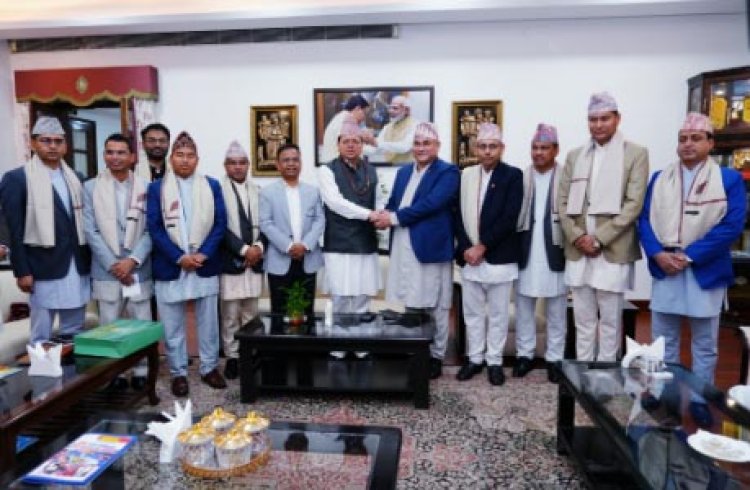 मुख्यमंत्री पुष्कर सिंह धामी से मुख्यमंत्री आवास में नेपाल के सुदूर पश्चिम प्रांत के मुख्यमंत्री कमल बहादुर शाह के नेतृत्व में प्रतिनिधिमंडल ने भेंट की