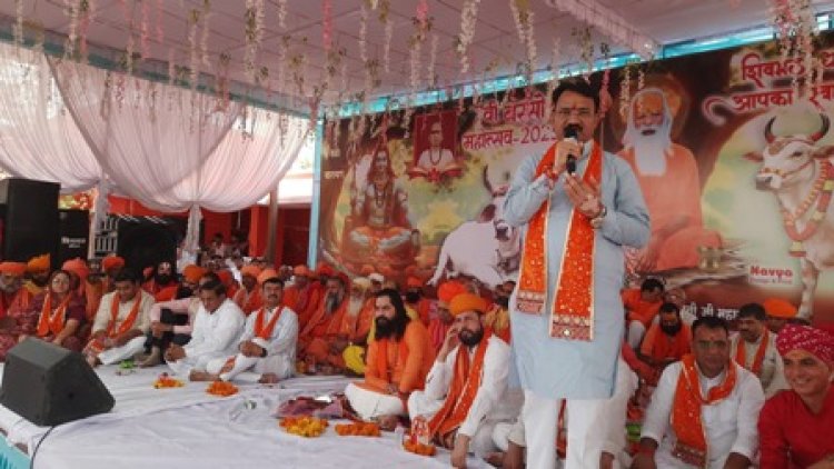 उप मुख्यमंत्री डॉ. प्रेमचंद बैरवा सीकर जिले के गाड़ोदा आए- गुलाब जती महाराज की बरसोदी महोत्सव कार्यक्रम में हुए शामिल, संतों का लिया आशीर्वाद