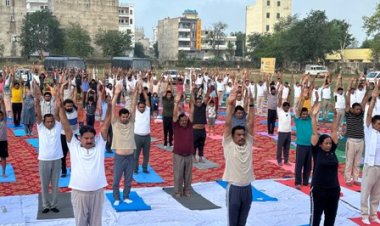 11 वां अंतर्राष्ट्रीय योग दिवस, जिला प्रभारी मंत्री विजय सिंह के मुख्य आतिथ्य में आयोजित हुआ जिला स्तरीय योग कार्यक्रम