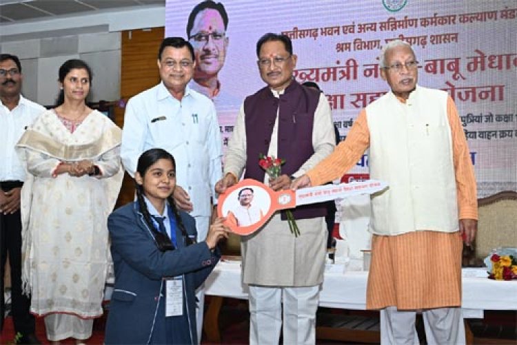 श्रमिक परिवारों के सशक्तिकरण और उत्थान के लिए समर्पित है हमारी सरकार : मुख्यमंत्री विष्णु देव साय