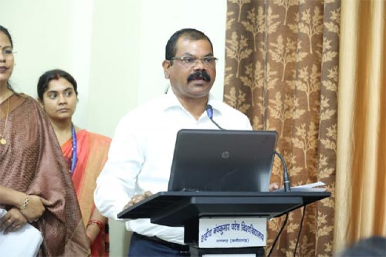 रिसर्च के क्षेत्र में करें बेहतर प्रयास, स्थानीय संसाधनों पर केन्द्रित रिसर्च को दें बढ़ावा: आयुक्त उच्च शिक्षा डॉ.संतोष देवांगन
