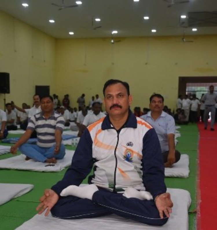 योग करके न केवल तन और मन को अच्छा कर सकते हैं बल्कि पूरे राष्ट्र को एक नई शक्ति का संचार का माध्यम प्रदान कर सकते हैं: स्वास्थ्य मंत्री