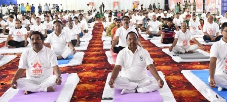 योग एक पृथ्वी-एक स्वास्थ्य के लिए योग की थीम पर मनाया गया अंतर्राष्ट्रीय योग दिवस