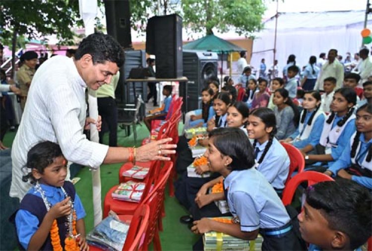 एक विचार आपका जीवन बदल सकता है: राजस्व मंत्री टंकराम वर्मा