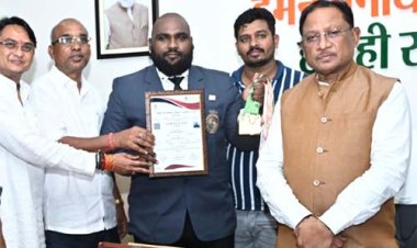 छत्तीसगढ़ के प्रेम राजन रौतिया ने इंटरनेशनल पावरलिफ्टिंग में दिलाया स्वर्ण पदक, मुख्यमंत्री साय से की मुलाकात