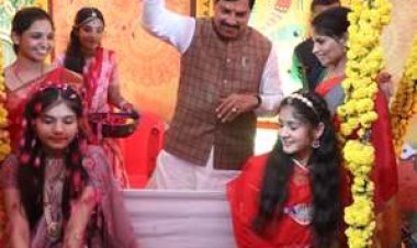 विदेश यात्रा से एक दिन पूर्व सीएम ने धर्म दर्शन किया
