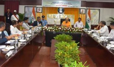 केवल रिपोर्ट पर निर्भर न रहें, निचले स्तर पर जाकर योजनाओें का क्रियान्वयन देखें-डेका