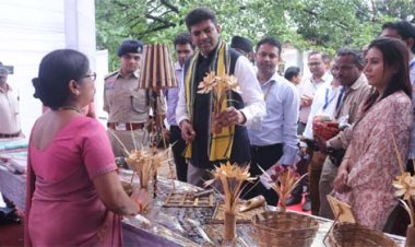 केंद्रीय राज्य मंत्री डॉ. चंद्रशेखर ने मोहला-मानपुर-अंबागढ़ का किया दौरा