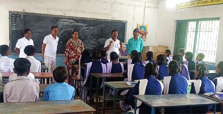 शासकीय हाई स्कूल पासिद में युक्तियुक्तकरण से लौटी शिक्षण व्यवस्था की रौनक, नवपदस्थ व्याख्याताओं ने संभाला अध्यापन