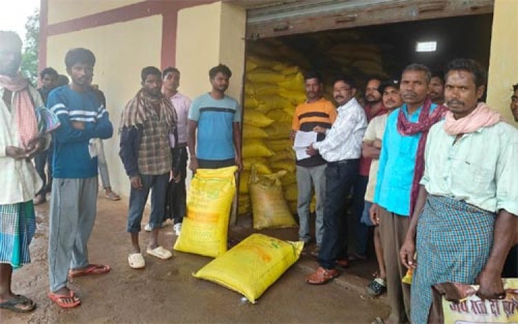 छत्तीसगढ़ में खरीफ सीजन के लिए उर्वरकों का व्यापक भंडारण और वितरण जारी