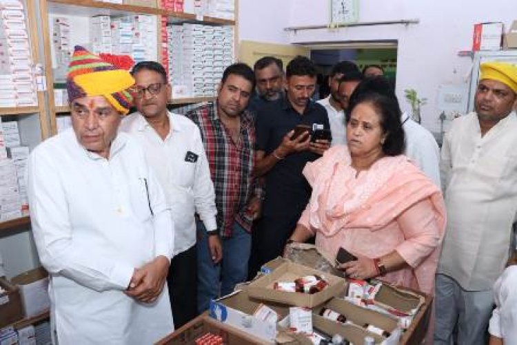 संसदीय कार्य मंत्री ने जोधपुर के कुड़ी भगतासनी सामुदायिक स्वास्थ्य केंद्र का औचक निरीक्षण किया