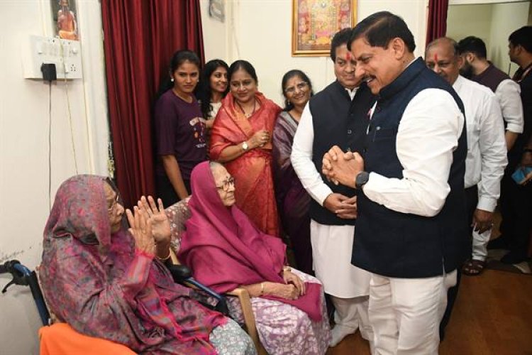 मुख्यमंत्री डॉ. यादव ने श्रीमती पटवा के जन्मदिन पर शुभकामनाएं दीं और आशीर्वाद प्राप्त किया