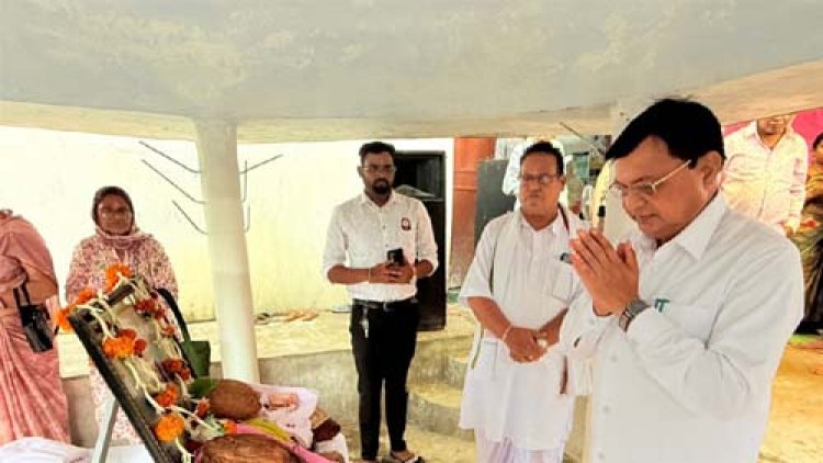 गुरु पूर्णिमा पर उद्योग मंत्री देवांगन में सद्गुरु कबीर आश्रम में की पूजा अर्चना