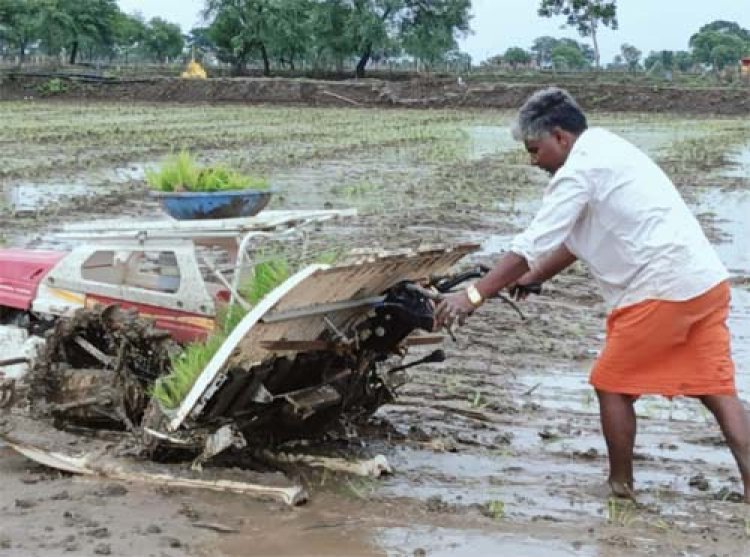खेती में तकनीकी नवाचार से समृद्धि की ओर बढ़ते नवागढ़ के किसान - संतोष साहू बन रहे प्रेरणा स्रोत