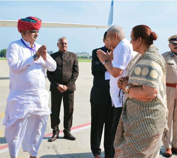 उपराष्ट्रपति जगदीप धनखड़ को यूडीएच मंत्री झाबर सिंह खर्रा ने जयपुर से प्रस्थान पर दी विदाई