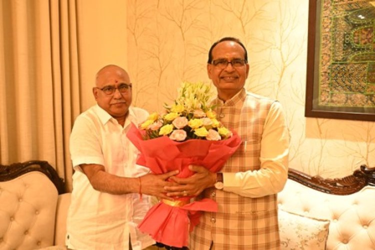 पूर्व मुख्यमंत्री और वर्तमान केंद्रीय मंत्री शिवराज सिंह चौहान से मिले प्रदेश अध्यक्ष हेमंत खंडेलवाल