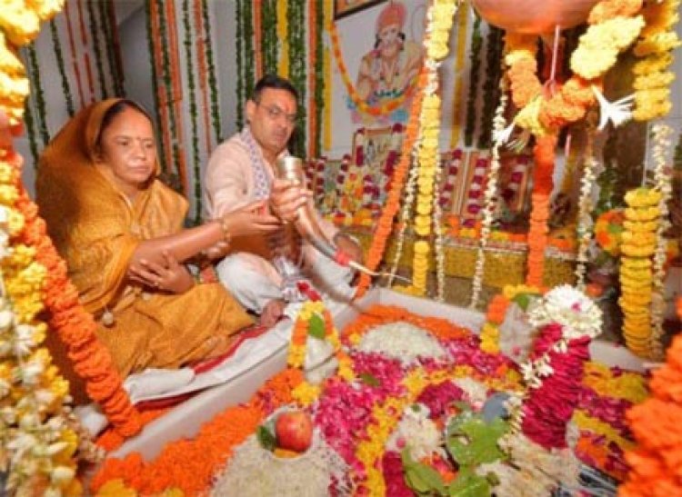 श्रावण मास का प्रथम सोमवार: मुख्यमंत्री भजनलाल शर्मा ने किया सहस्त्राभिषेक