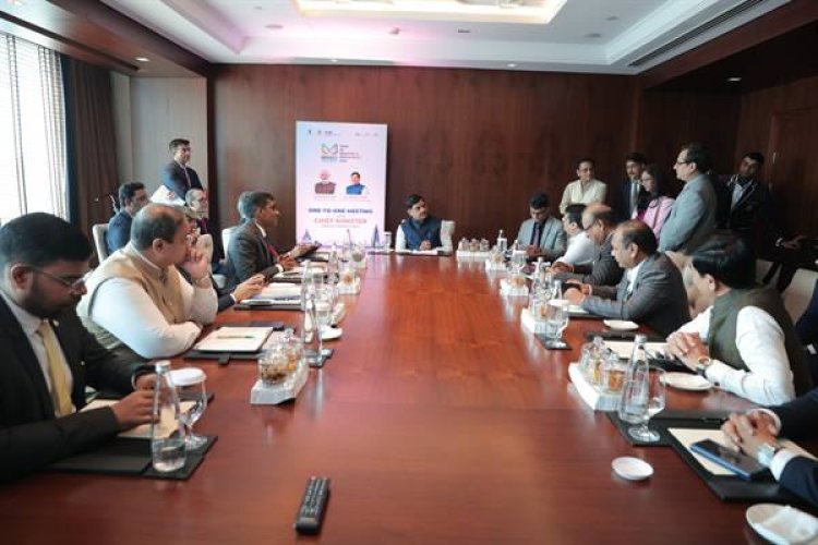 दुबई यात्रा का दूसरा दिन: मुख्यमंत्री डॉ. यादव ने दुबई में JITO प्रतिनिधियों से किया संवाद