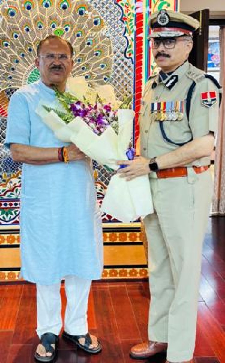 विधान सभा अध्‍यक्ष से पुलिस महानिदेशक की मुलाकात