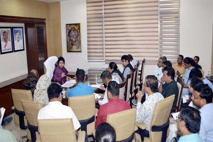 राज्यमंत्री गौर ने विभिन्न वार्डों में संचालित निर्माण कार्यों की समीक्षा की