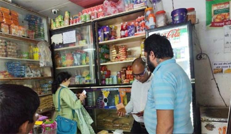 दूध, दुग्ध उत्पादों और खाद्य सामग्री के नमूने लिए गए 