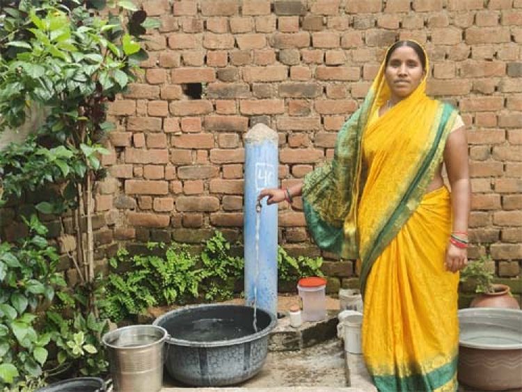 जीवन भर पानी के लिए संघर्ष करने वाली रेखा साहू के घर पहुंचा शुद्ध पेयजल