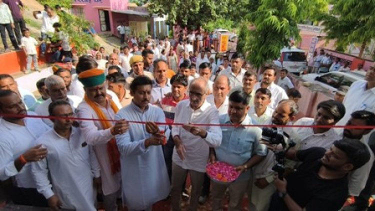 केबिनेट मंत्री कर्नल राज्यवर्धन सिंह राठौड ने रानीवाला विद्यालय में सांसद कोष से निर्मित हॉल का किया लोकार्पण