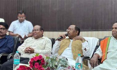 कृषि मंत्री रामविचार नेताम शहीद गुण्डाधुर कृषि महाविद्यालय एवं अनुसंधान केंद्र में आयोजित छात्रों से संवाद कार्यक्रम में हुए शामिल