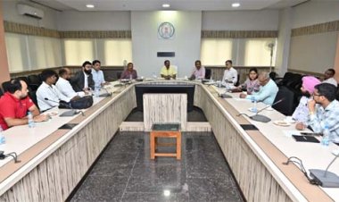 छत्तीसगढ़ में अधिक से अधिक ई-चार्जिंग स्टेशन स्थापित करने हेतु इलेक्ट्रिक वाहन निर्माता कंपनियों के साथ हुई बैठक