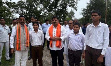 दंतेवाड़ा जिला के वनांचल शिक्षा सेवा प्रकल्प हीरानार पहुंचे उप मुख्यमंत्री विजय शर्मा