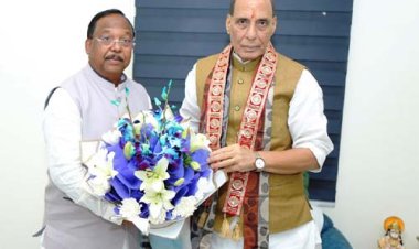 मंत्री रामविचार नेताम ने केन्द्रीय रक्षा मंत्री राजनाथ सिंह से दिल्ली में की मुलाकात
