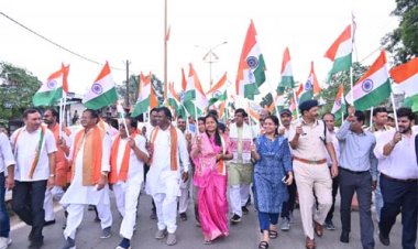 तिरंगा रैली में शामिल हुईं महिला एवं बाल विकास मंत्री लक्ष्मी राजवाड़े