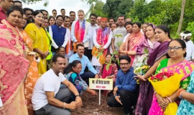 वन मंत्री कश्यप ने पौधा रोपित कर किया ‘वूमन फॉर ट्री’ अभियान का शुभारंभ