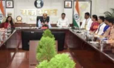 राज्यपाल से मिले हाई स्कूल के विद्यार्थी, जीवन में सफलता के लिए दिया मार्गदर्शन