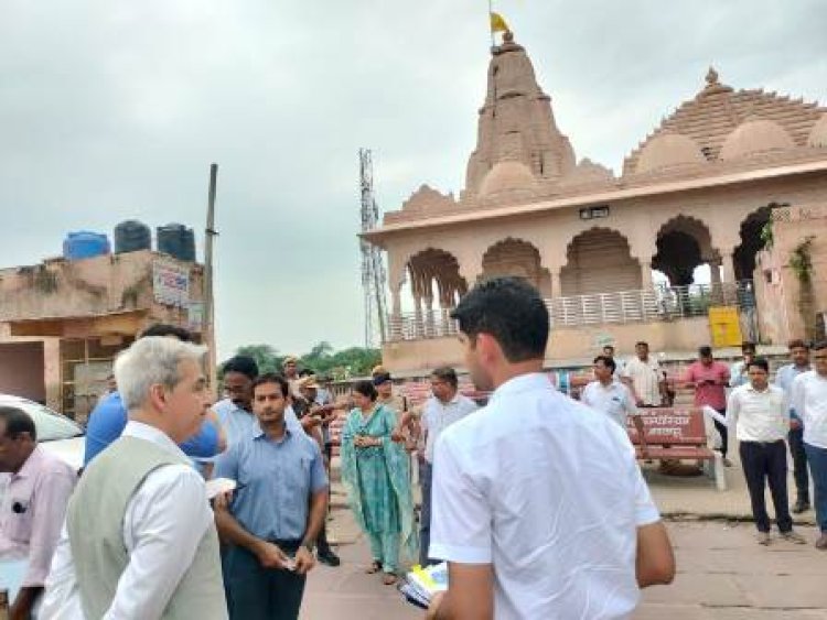 मुख्य सचिव का भरतपुर दौरा, विकास कार्यों की प्रगति को अधिकारियों के साथ मौके पर जाकर देखा
