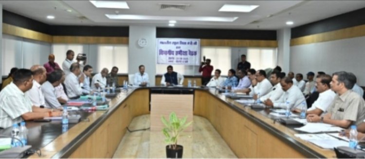 शिक्षा विभाग के अधिकारी शिक्षण कार्य को सर्वोच्च प्राथमिकता दें : गजेन्द्र यादव