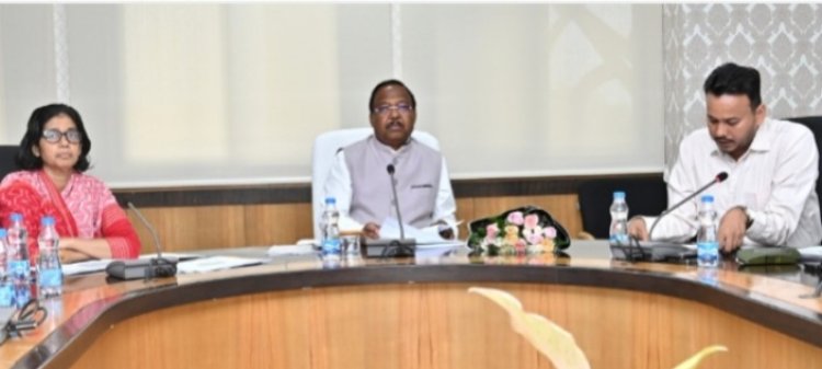 स्टेट व नेशनल हाइवे में घूमंतु पशुओं की सुरक्षा एवं दुर्घटनाओं में घायलों के उपचार के लिए व्यवस्था सुदृढ़ की जाए: पशुधन मंत्री रामविचार नेताम
