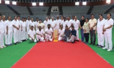 रजत जयंती के अवसर पर छत्तीसगढ़ उच्च न्यायालय के न्यायाधीशगण व बार एसोसिएशन सदस्यगण के मध्य मैत्री क्रिकेट मैच का आयोजन किया गया