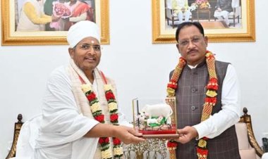 मुख्यमंत्री से पूज्य संत असंग देव जी ने की सौजन्य भेंट